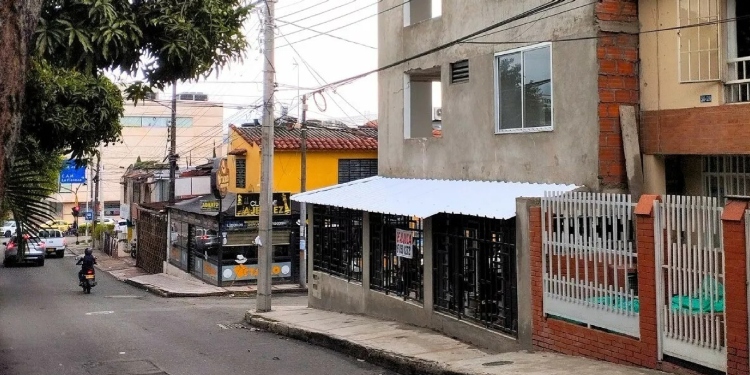 Ya está la orden para demoler parte del edificio que ocupó el espacio público en El Limonar