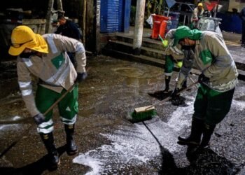 Durante más de 10 horas Alcaldía embelleció la Plaza de La 21 para recibir el año nuevo
