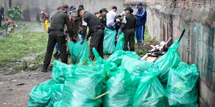 Privados de la libertad le apuestan a su resocialización, embelleciendo de Ibagué