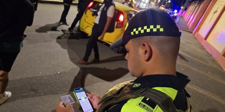 Autoridades capturaron a 11 personas e incautaron 160 armas blancas durante los operativos el fin de semana en Ibagué