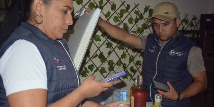 En Chaparral autoridades realizan visitas a establecimientos comerciales 