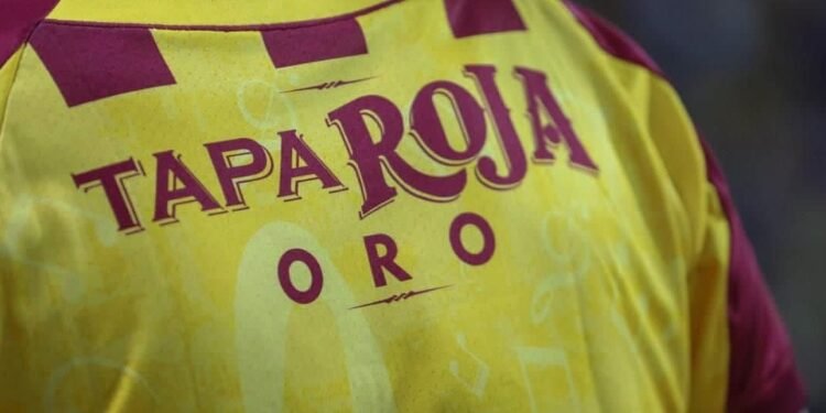 Gobierno departamental y Fábrica de Licores le rinden homenaje al Deportes Tolima