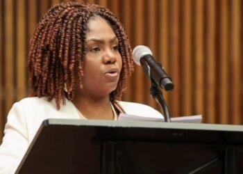 Crisis en la Vicepresidencia: Dos policías acusan a exasesor de Francia Márquez por acoso sexual