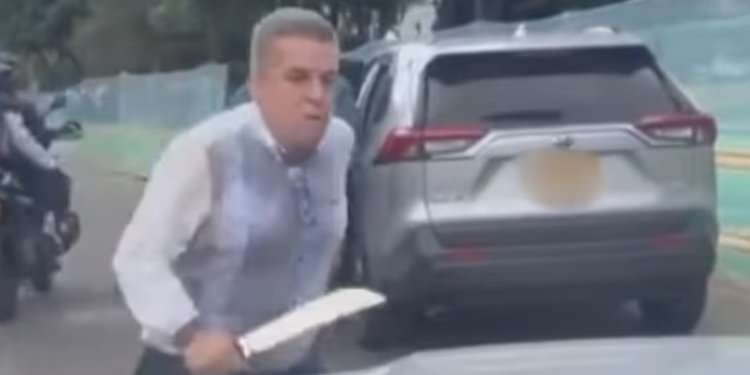 Bogotá: Conductor amenaza a familia con machete por una disputa de tráfico