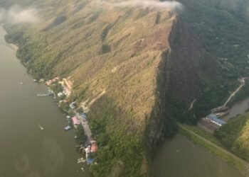 Controlado incendio forestal en el municipio de Prado 