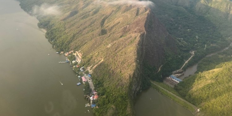 Controlado incendio forestal en el municipio de Prado