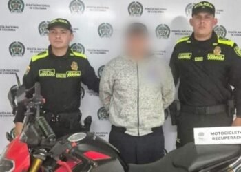 Hombre fue detenido cuando iba a bordo de una motocicleta reportada como hurtada
