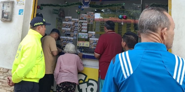 Policía intensifica acciones para garantizar la seguridad de los comerciantes y ciudadanos durante la temporada de fin de año
