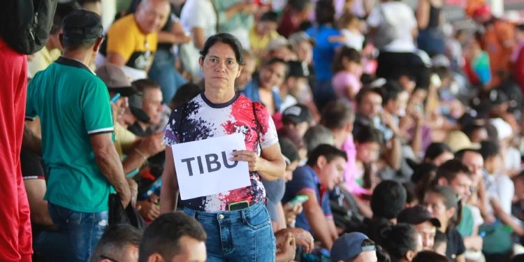 Crisis Humanitaria en Catatumbo: 32.000 Desplazados por Violencia en Colombia