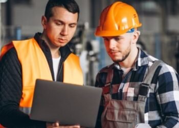 Aumento del Salario Mínimo Impacta Recargos y Horas Extras: Detalles Clave para 2025