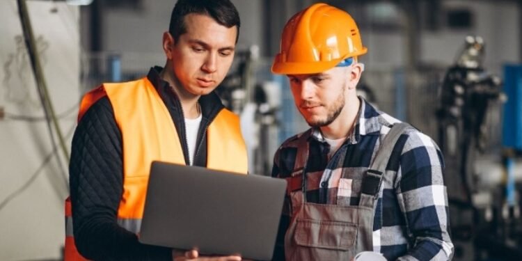 Aumento del Salario Mínimo Impacta Recargos y Horas Extras: Detalles Clave para 2025