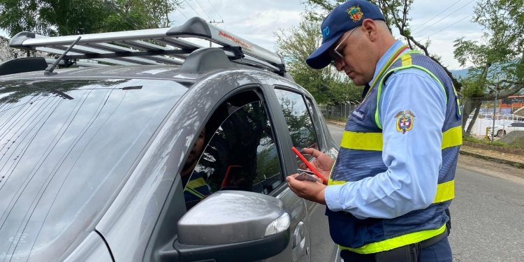 Autoridades vigilan movilidad por las vías del Tolima en este fin de año 