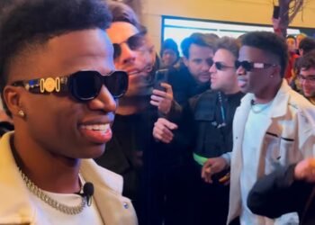 El Doble colombiano de Vinicius Jr. Causa locura en Madrid: Aficionados lo confunden con la verdadera estrella