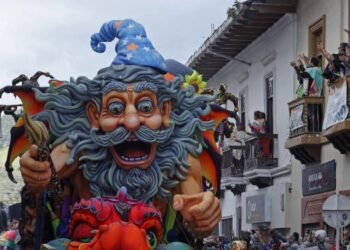 El Espectacular Desfile de Carrozas cierra con Éxito el Carnaval de Negros y Blancos en Pasto