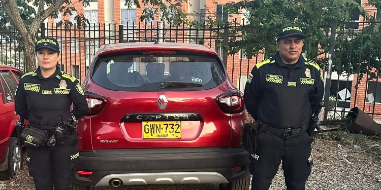 Autoridades encontraron camioneta hurtada en un parqueadero