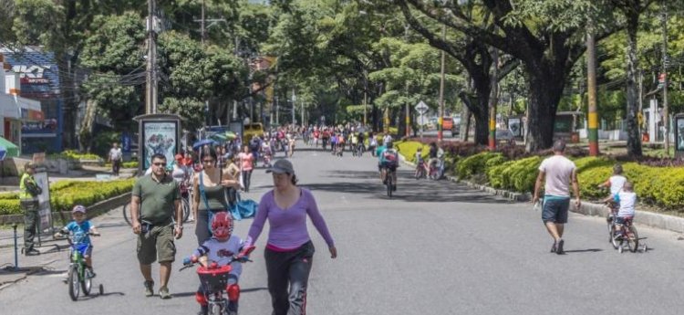 Alcaldía buscará a los niños en la ciclovía y el día sin carro y sin moto, para que se matriculen en los colegios