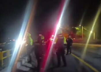 Un hincha herido, otro herido y una persona capturada dejó disturbios en La Variante de Ibagué, frente al barrio Uribe