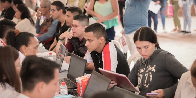 Empresarios podrán recibir incentivos económicos por darle empleo a jóvenes y personas mayores de 28 años