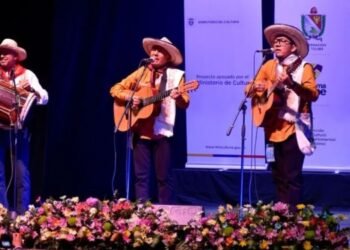 ‘Con flores, música y poesía clamamos por la paz’, un tributo musical a la colombianidad