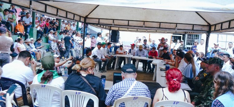 Gobernadora del Tolima afirma que firmantes de acuerdos de paz quieren ser escuchados por el Gobierno Nacional