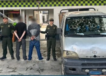 Dos personas detenidas y una camioneta recuperada dejan operativos en Mariquita 