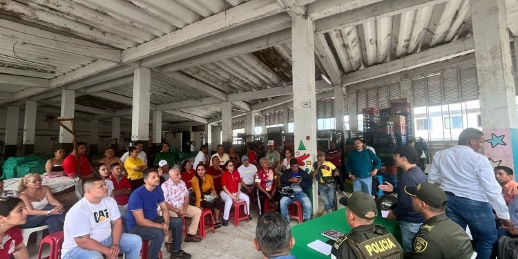 Comerciantes de la Plaza de La 21 inconformes por reunión fallida con la Alcaldía de Ibagué