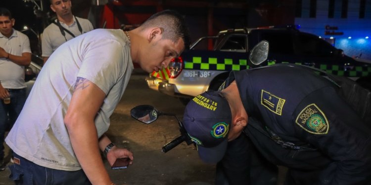 10 personas capturadas, 1 arma de fuego y 291 armas blancas incautadas, dejaron los operativos por la seguridad en Ibagué