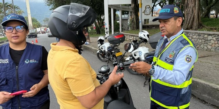 Secretaría de Movilidad apoya los operativos que hace la Supertransporte a las rutas escolares