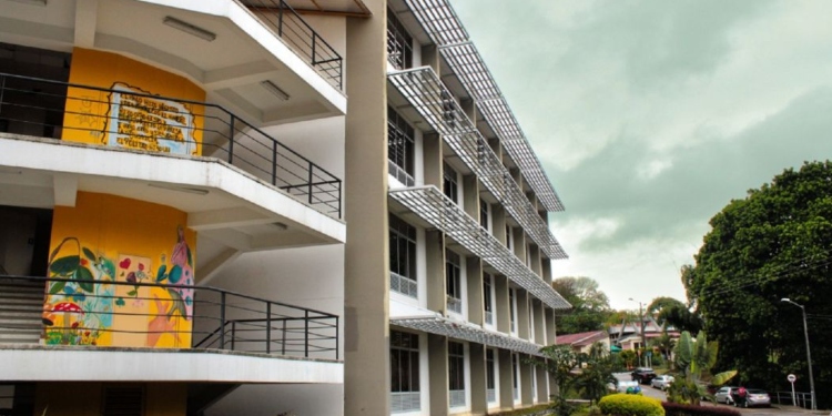 La renuncia sorpresiva de una de las funcionarias cercanas al Rector de la UT