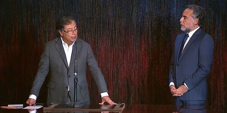 Fiscalía llama a Armando Benedetti a testificar en juicio contra Nicolás Petro por presunta financiación irregular