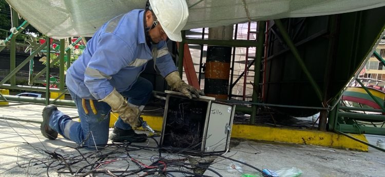 Delincuentes hurtaron varios metros de cableado y provocaron conato de incendio en el monumento a la Guitarra