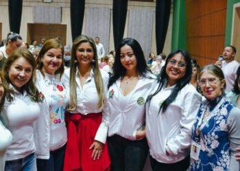 Gobernadora del Tolima exalta el trabajo de las mujeres en su gobierno 