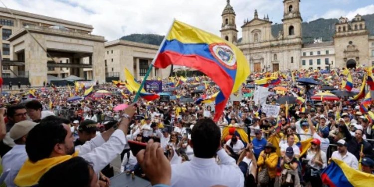 Movilizaciones en Colombia: Marchas a favor de las reformas de Gustavo Petro en medio de tensiones políticas