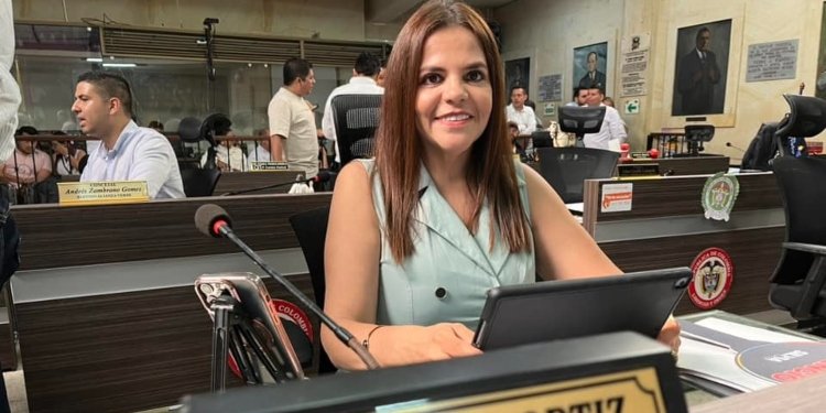Concejal Silvia Ortiz propone pico y placa para motocicletas en Ibagué