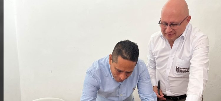 Alcaldía de Chaparral entrega lote para sede de Cacaocultores en este municipio 