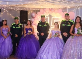 La Policía en Ibagué celebró los 15 años a seis niñas de la ciudad