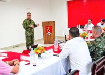 El Ejército Nacional en reunión con alcaldes del norte del Tolima, reafirma su compromiso por la seguridad y defensa del territorio