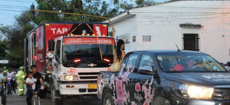 Fabrica de Licores celebro el Dia del Tolima con los amantes del Aguardiente Tapa Roja