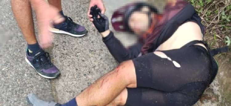 Denuncian que conductor arrolló a pareja de ciclistas, no los auxilió y huyó del lugar, en el sector de Ambalá