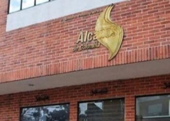 Concejal Julián Serna celebra decisión de la Superintendencia contra Alcanos por cobros excesivos