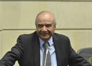 El Senado elige a Héctor Carvajal como nuevo magistrado de la Corte Constitucional, defendiendo su independencia y trayectoria jurídica