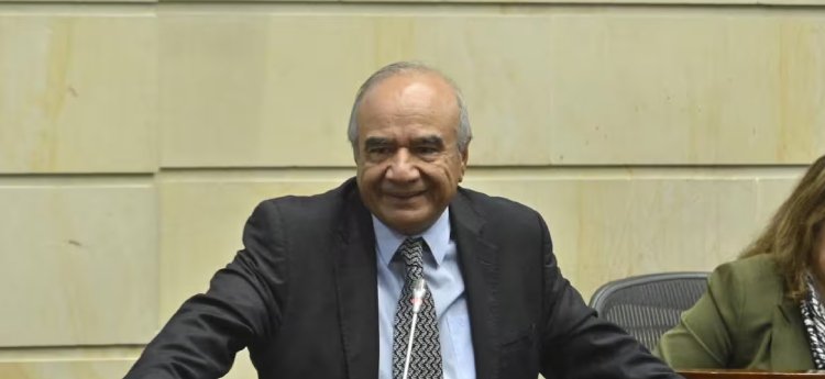 El Senado elige a Héctor Carvajal como nuevo magistrado de la Corte Constitucional, defendiendo su independencia y trayectoria jurídica