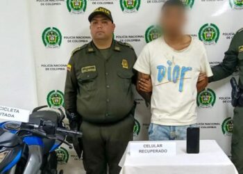 Sujeto habría ‘raponeado’ el celular Iphone a una joven en el barrio Jordán segunda etapa