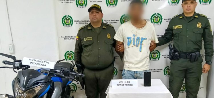 Sujeto habría ‘raponeado’ el celular Iphone a una joven en el barrio Jordán segunda etapa