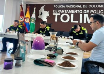 Integrantes de la Policía del Tolima se forman en ‘barismo’ para promover la cultura del café especial de la región