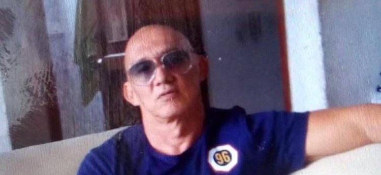 Julio César murió en una riña cuando departía con  unos amigos