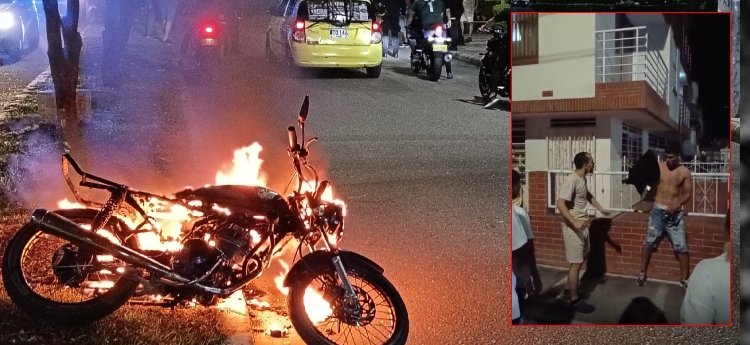A puños, patadas y correazos cogieron a un presunto ladrón, y además le quemaron la moto en Ibagué