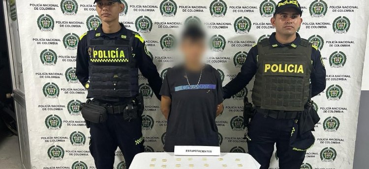 Una mujer fue sorprendida llevando droga escondida en una media en Espinal 