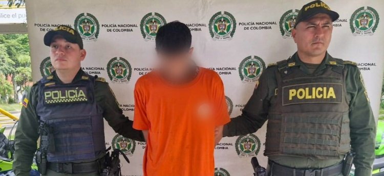 Empleado fue sorprendido cuando robaba dinero del local donde trabajaba