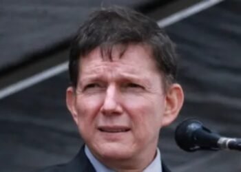 Exministro Wilson Ruiz presenta denuncia ante la Corte Penal Internacional contra el presidente Gustavo Petro por presuntos crímenes de guerra y lesa humanidad